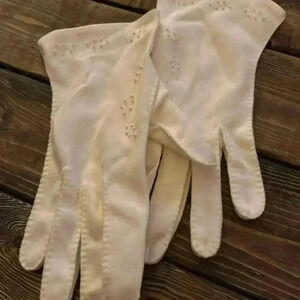 Elegant Beaded Cream Gloves